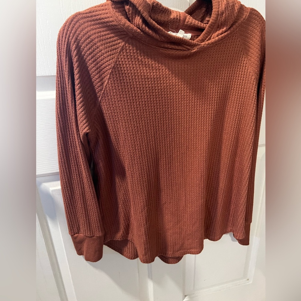 Work shop hooded top